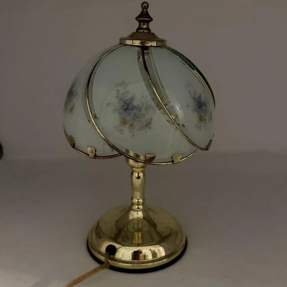 Vintage Hollywood Regency Table Lamp Segmented Curved Glass Shade 3- Way Touch
